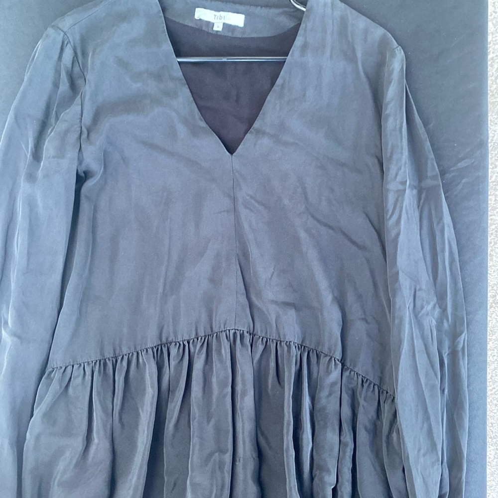 Small, Tibi long sleeve with ruffled bottom